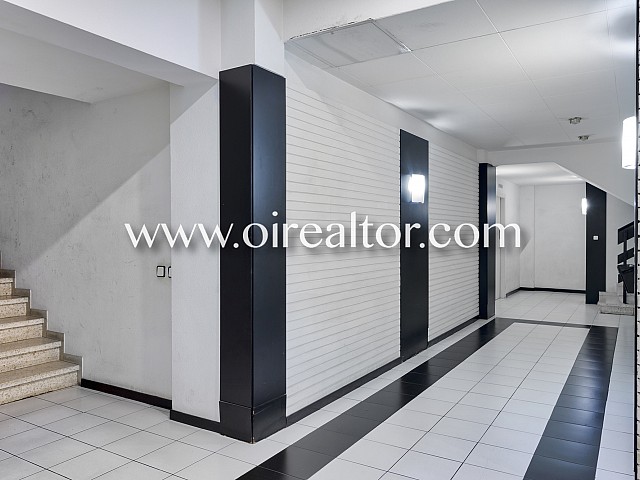 Piso muy amplio con terraza en la calle Sardenya, Barcelona