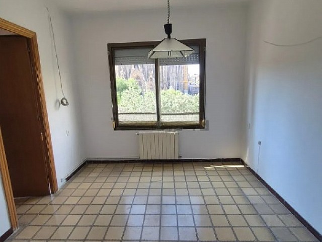 Piso en venta en Sagrada Familia Barcelona (3)