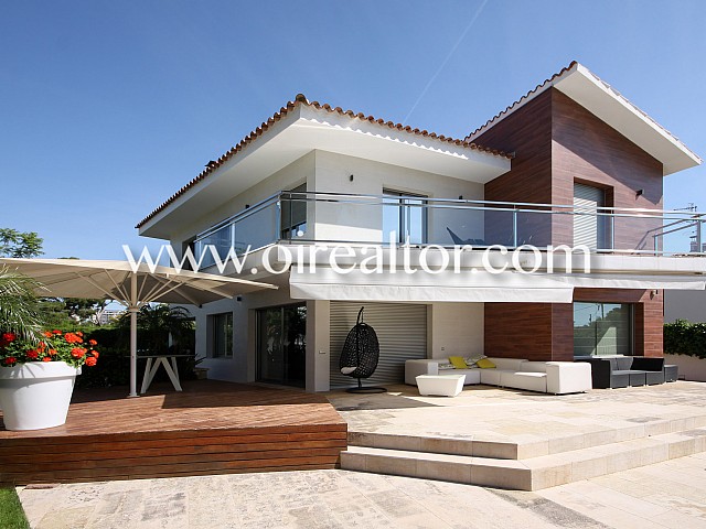 Espectacular casa con impresionante 
parcela de 1.1000 m2 en Sitges