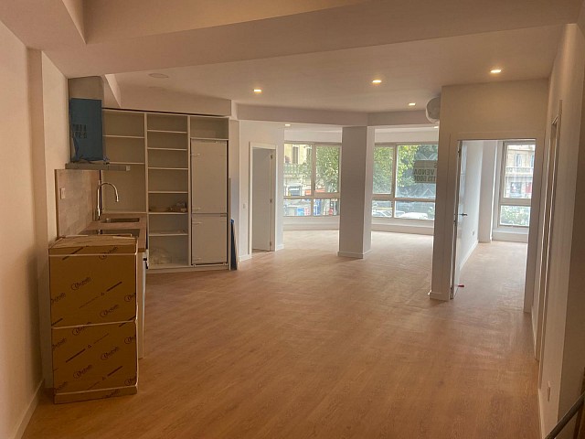 Piso  Renovado con Parking y Luz Natural, en L' Antiga Esquerra de L'ixample