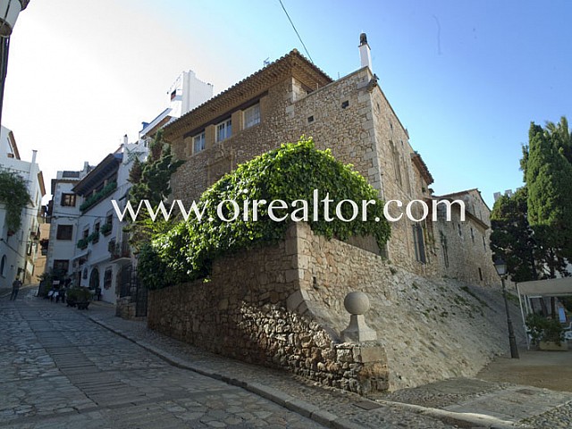Historische herrschaftliche Villa La Vall im Zentrum von SItges