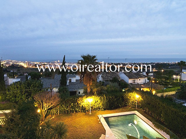 MAGNIFICO CHALET CON VISTAS A MAR EN VALLPINEDA