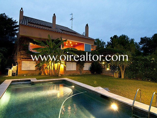 Magnífico chalet con vistas al mar en Vallpineda, Sitges