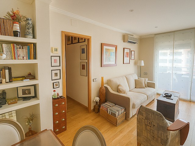 Piso luminoso con terraza y parking en Buenaventura Muñoz