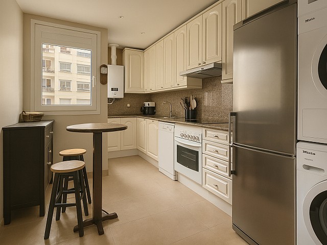 Piso luminoso con terraza y parking en Buenaventura Muñoz