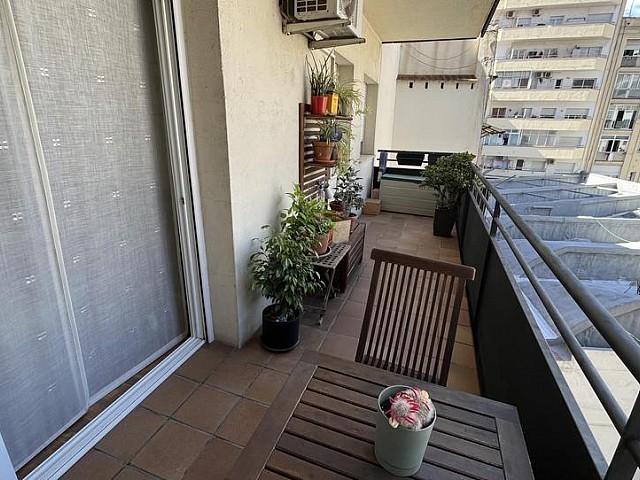 Piso luminoso con terraza y parking en Buenaventura Muñoz