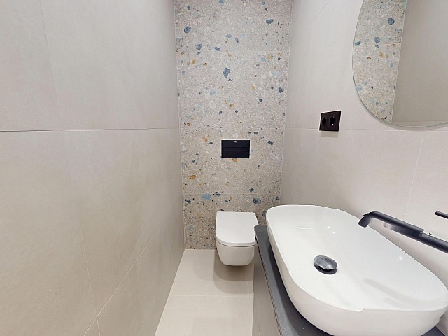 ÁTICO REFORMADO EN VENTA EN PLENO EIXAMPLE DE BARCELONA.