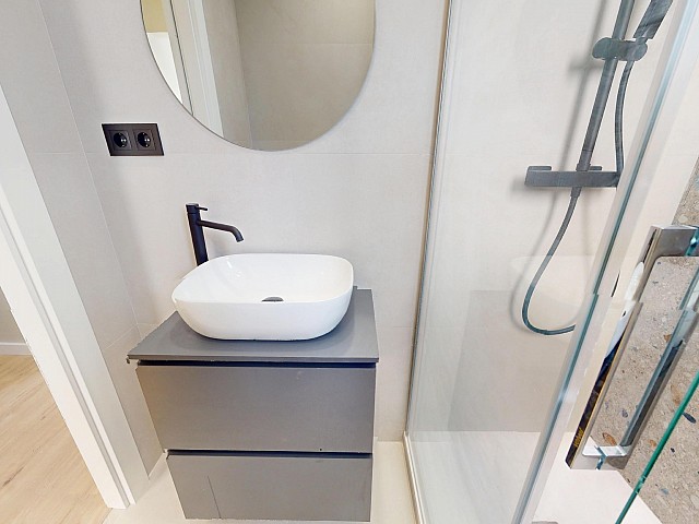 ÁTICO REFORMADO EN VENTA EN PLENO EIXAMPLE DE BARCELONA.