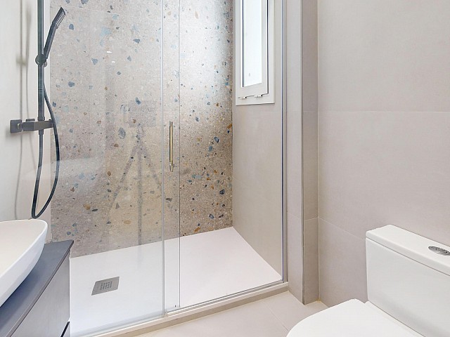 ÁTICO REFORMADO EN VENTA EN PLENO EIXAMPLE DE BARCELONA.