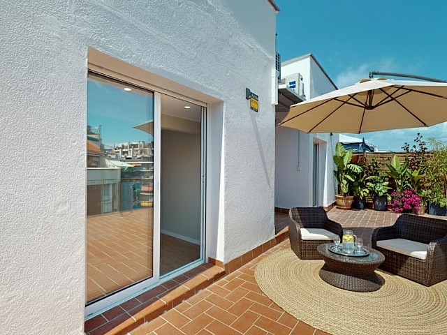 ÁTICO REFORMADO EN VENTA EN PLENO EIXAMPLE DE BARCELONA.