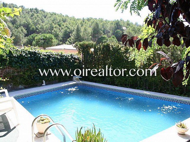 Spectaculaire maison d'angle avec jardin et piscine à Begues