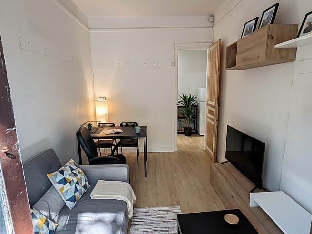 Encantador piso con balcón junto a la Avinguda Gaudí 