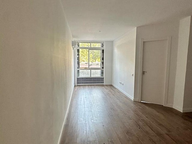 - Piso reformado, luminoso y tranquilo con 3 habitaciones 