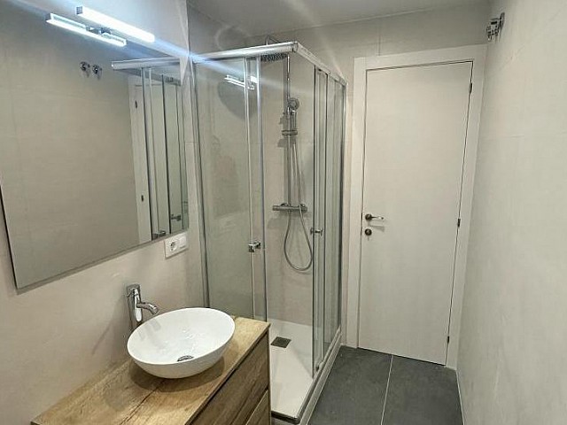- Piso reformado, luminoso y tranquilo con 3 habitaciones 