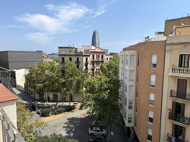 Pis en venda a La Sagrada Família