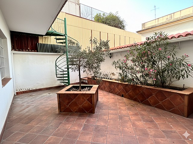 MODERNO CHALET CON VISTA PANORÁMICA AL MAR Y LA MONTAÑA
495.000 €

, Pineda de Mar