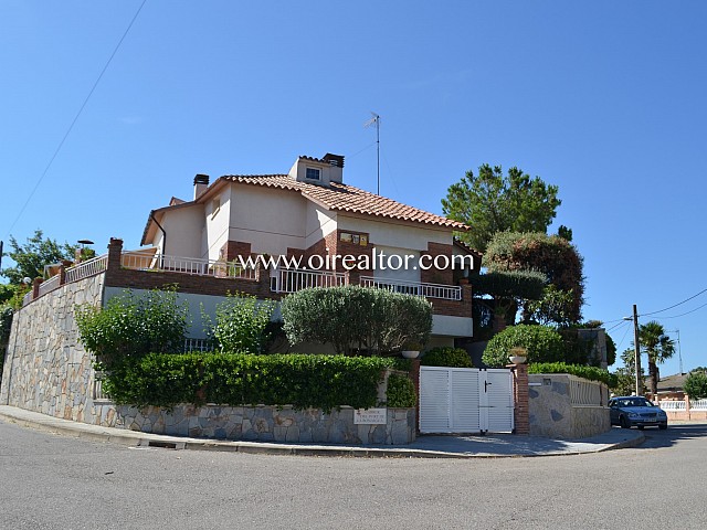 Casa en venda a Castellnou, Rubi