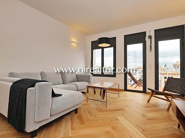 Awesome high and sunny apartment in Eixample Esquerra, Barcelona