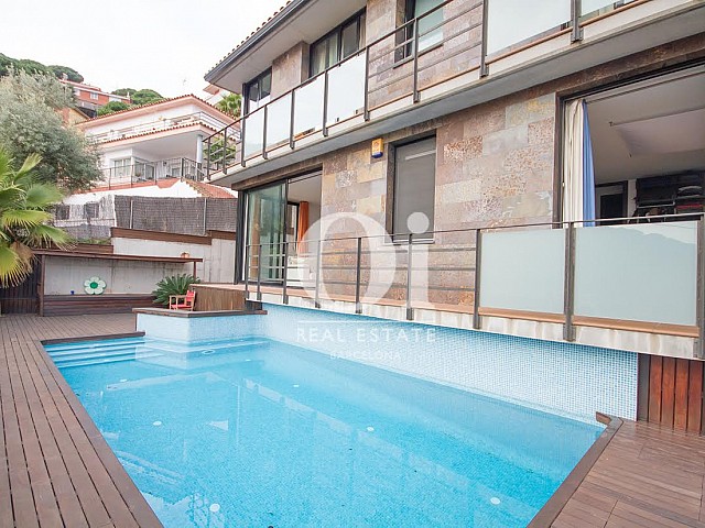 Venta de dos casas con magníficas vistas al mar en venta en Alella