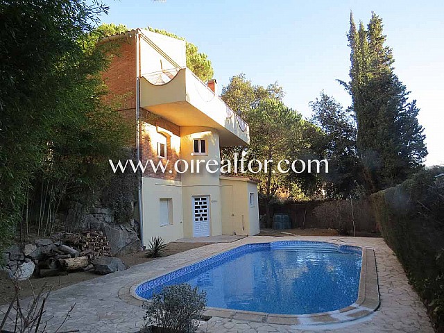 Fantástica casa unifamiliar en venta en Urb. Mascoll en Alella, Maresme