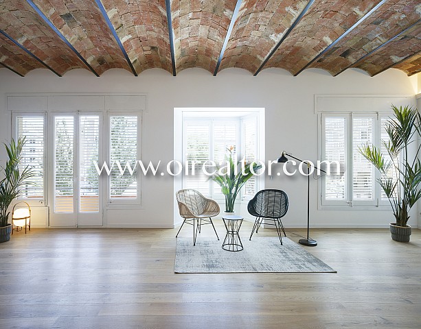 Spectacular and refurbished flat for sale in Galvany, Barcelona