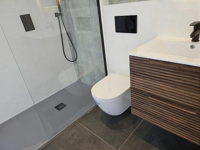 remove watermark image 20251124 115127