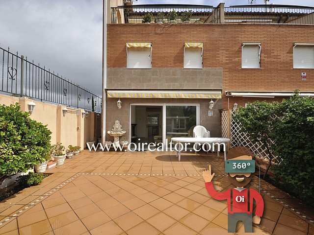 Preciosa casa pareada en venta a tres vientos en Bufalà, Badalona