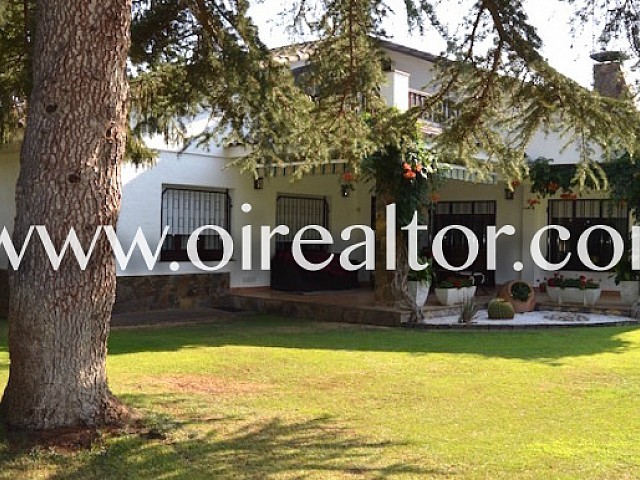 Elegante chalet en venta en la urbanización Golf Costa Brava, Santa Crstina d’Aro