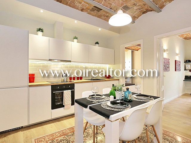 Cozy and modern renovated apartment for sale in Poble Sec, Barcelona