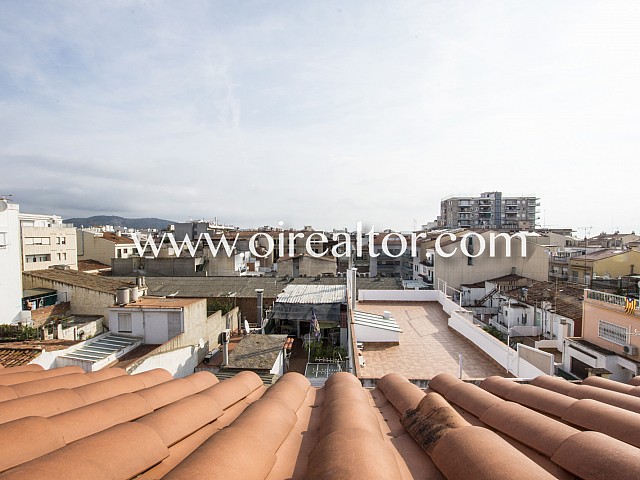 Excel·lent àtic-dúplex exterior de quatre habitacions d'obra nova a Calella, Barcelona