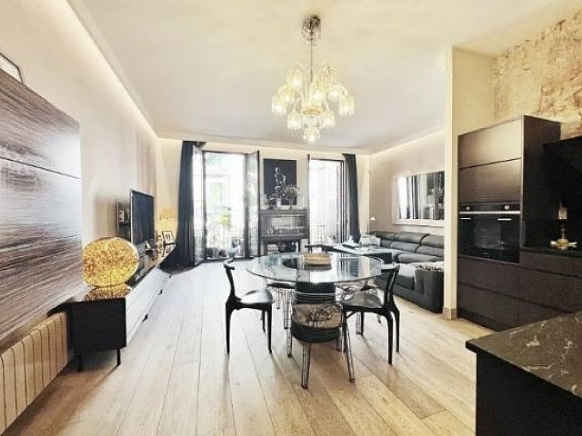 Piso en Venta: Elegante Diseño en La Dreta de l'Eixample, Барселона