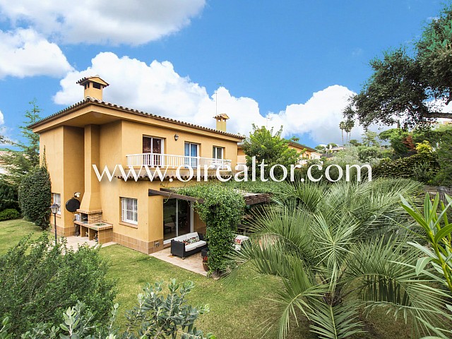 Beautiful house with views to the forest in the best urbanization of Lloret de Mar, Costa Brava