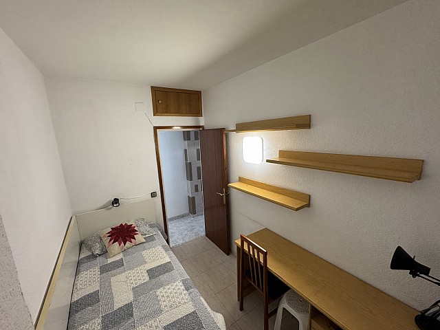 Oportunidad Única de Inversión en Barcelona: Piso Exclusivo por Precio y Ubicación