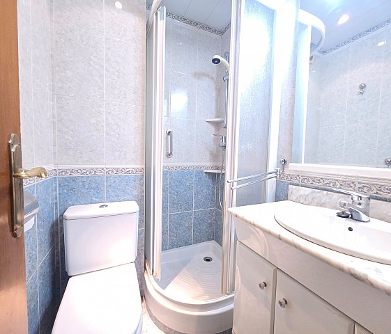 Oportunidad Única de Inversión en Barcelona: Piso Exclusivo por Precio y Ubicación