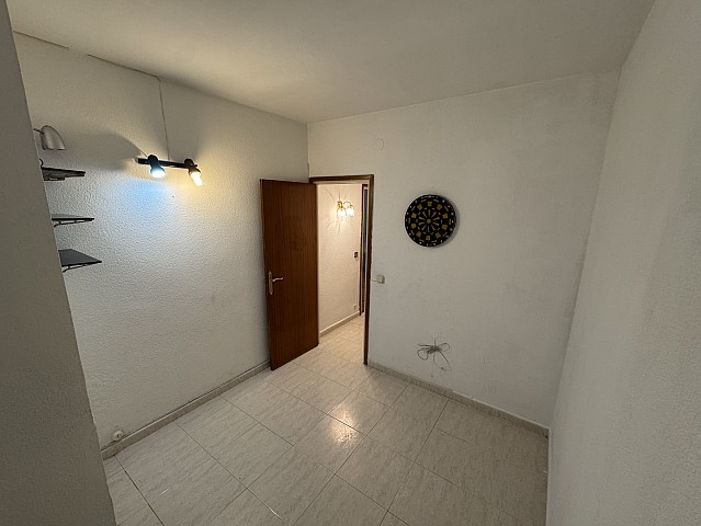 Oportunidad Única de Inversión en Barcelona: Piso Exclusivo por Precio y Ubicación