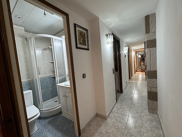 Oportunidad Única de Inversión en Barcelona: Piso Exclusivo por Precio y Ubicación