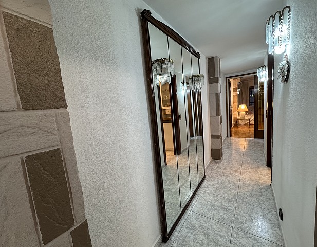 Oportunidad Única de Inversión en Barcelona: Piso Exclusivo por Precio y Ubicación