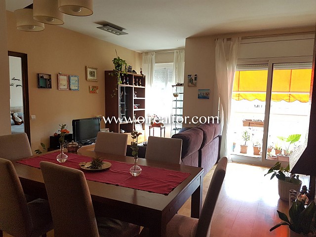 Piso reformado en venta en finca rehabilitada en la calle Aragón.
