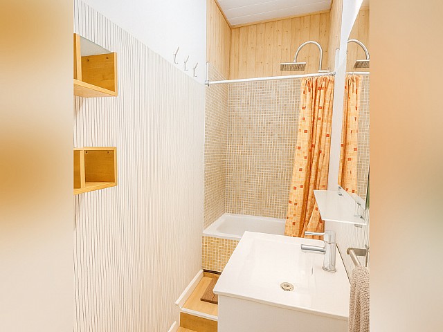 395393CA 07E9 446E AA71 7E122EE5FE93