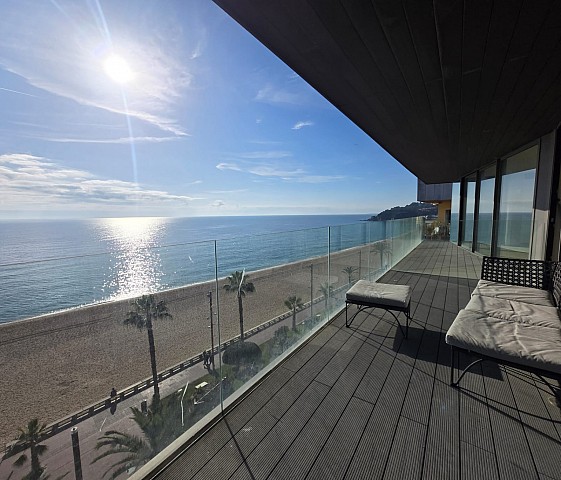 شقة بنتهاوس للإيجار في يوريت دي مار