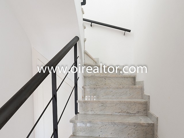 4Escaleras segunda planta 