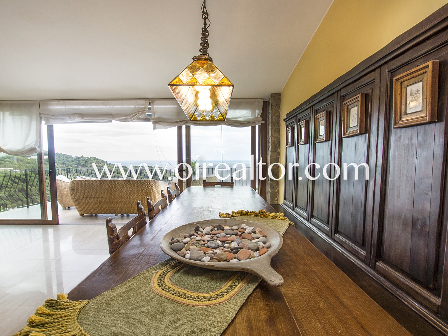 Отличный дом в аренду с возможностью покупки с первоклассной отделкой и фронтальным видом на море в Кала Канеллас, Коста Брава