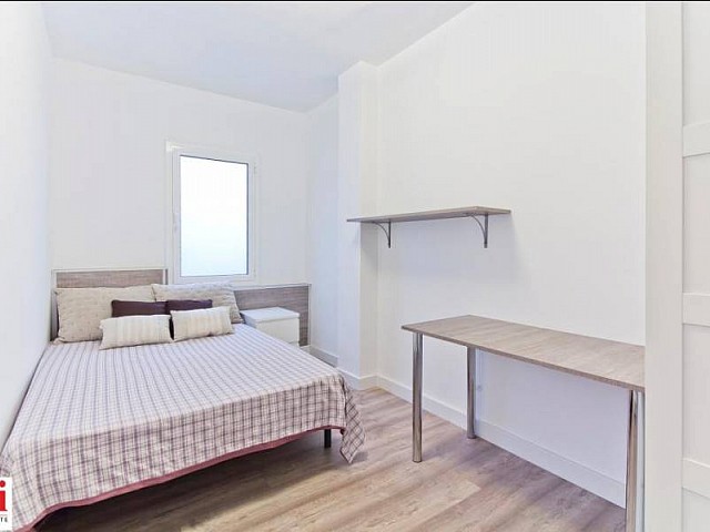 Heller Schlafbereich in Luxus-Wohnung zur Miete im Viertel Eixample Esquerra in Barcelona