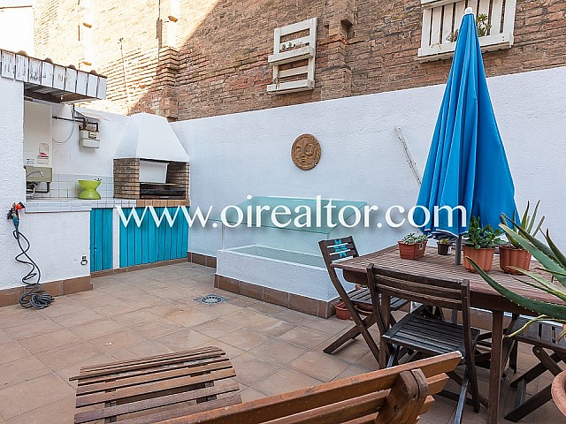 Bright ground floor for sale with sunny terrace of 25 sq. m in Poblenou, Barcelona
