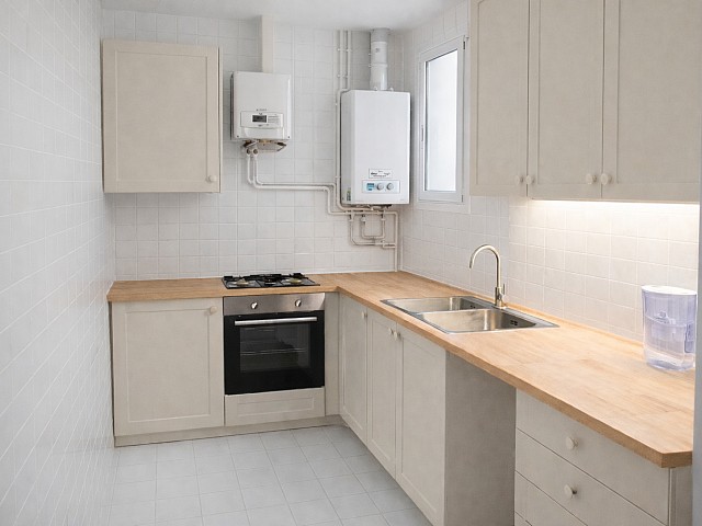 Cocina moderna y luminosa