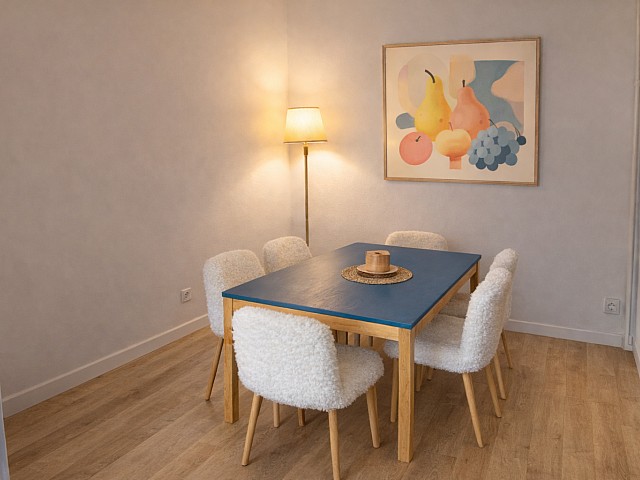 Salón comedor moderno y luminoso