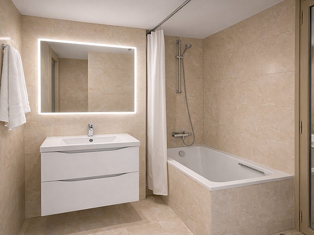 Exclusiva con gran potencial y elegancia en Barcelona