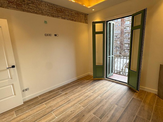 Piso en venta en Passeig de Sant Joan – Luz, diseño y elegante