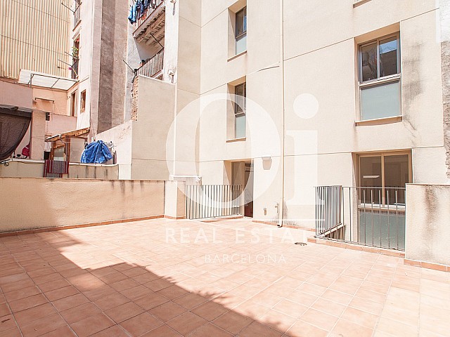Apartamento amueblado en alquiler con terraza en el Raval, Barcelona