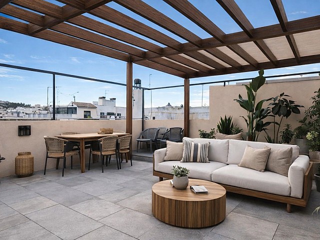 Pour 540 000 €, découvrez ce duplex entièrement rénové de 60 m² intérieurs lumineux + 33 m² de terrasse privée ensoleillée avec vues spectaculaires sur Montjuïc. Configurable en 3 chambres, 2 salles de bain, cuisine design haut de gamme, véranda vitrée su